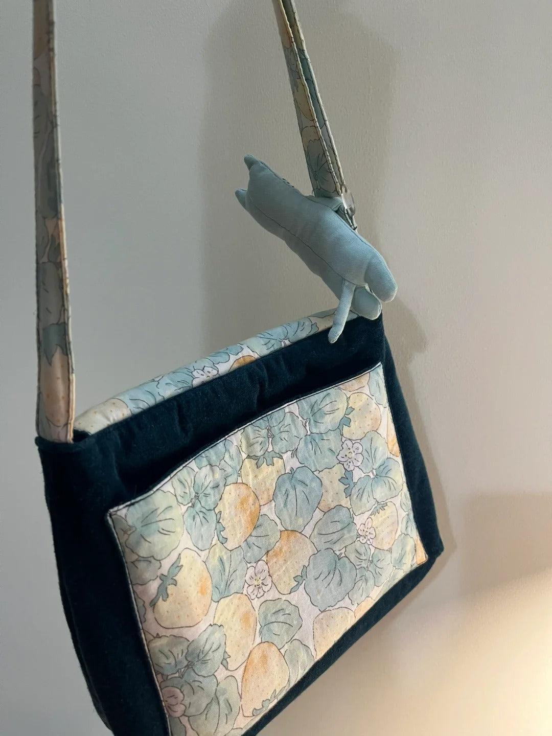 Hugging Cat Plush Sewing Pattern PDF | Black Cat Stuffed Animal DIY with tutorail | Fluffy Toy | Cat Plush | Curtain Tieback | Cute Decor