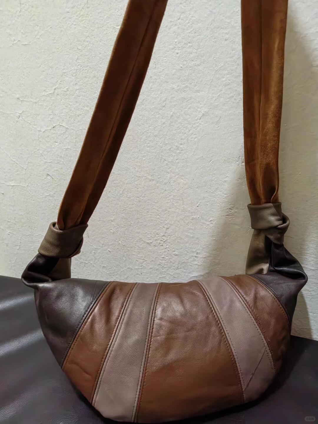 Croissant Crossbody Bag Sewing Pattern – Step-by-Step Photo & Video Tutorial, Croissant Bag Pattern, Half Moon Bag Sewing Pattern DIY, Jeans reuse