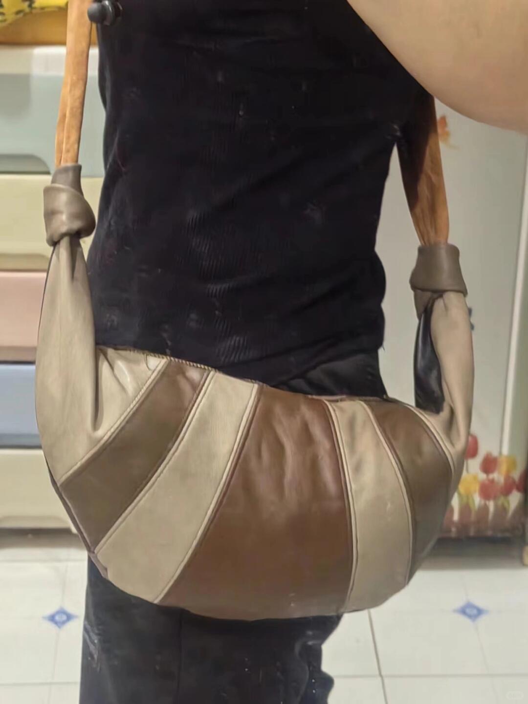 Croissant Crossbody Bag Sewing Pattern – Step-by-Step Photo & Video Tutorial, Croissant Bag Pattern, Half Moon Bag Sewing Pattern DIY, Jeans reuse